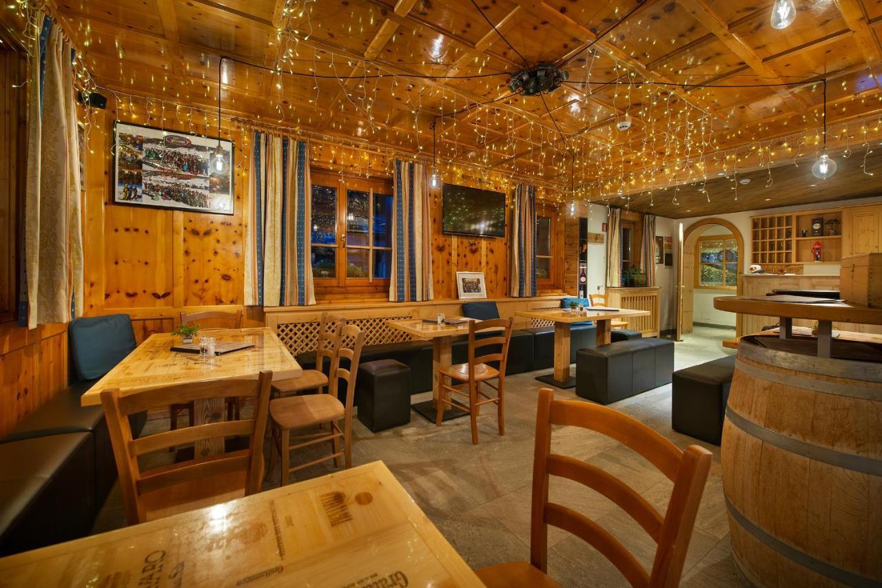Hotel San Giovanni Livigno Exteriör bild