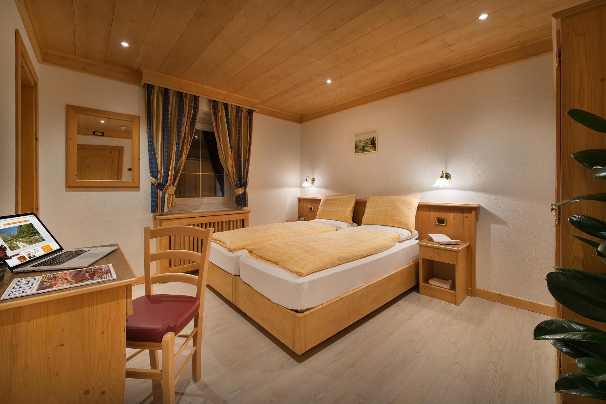 Hotel San Giovanni Livigno Rum bild