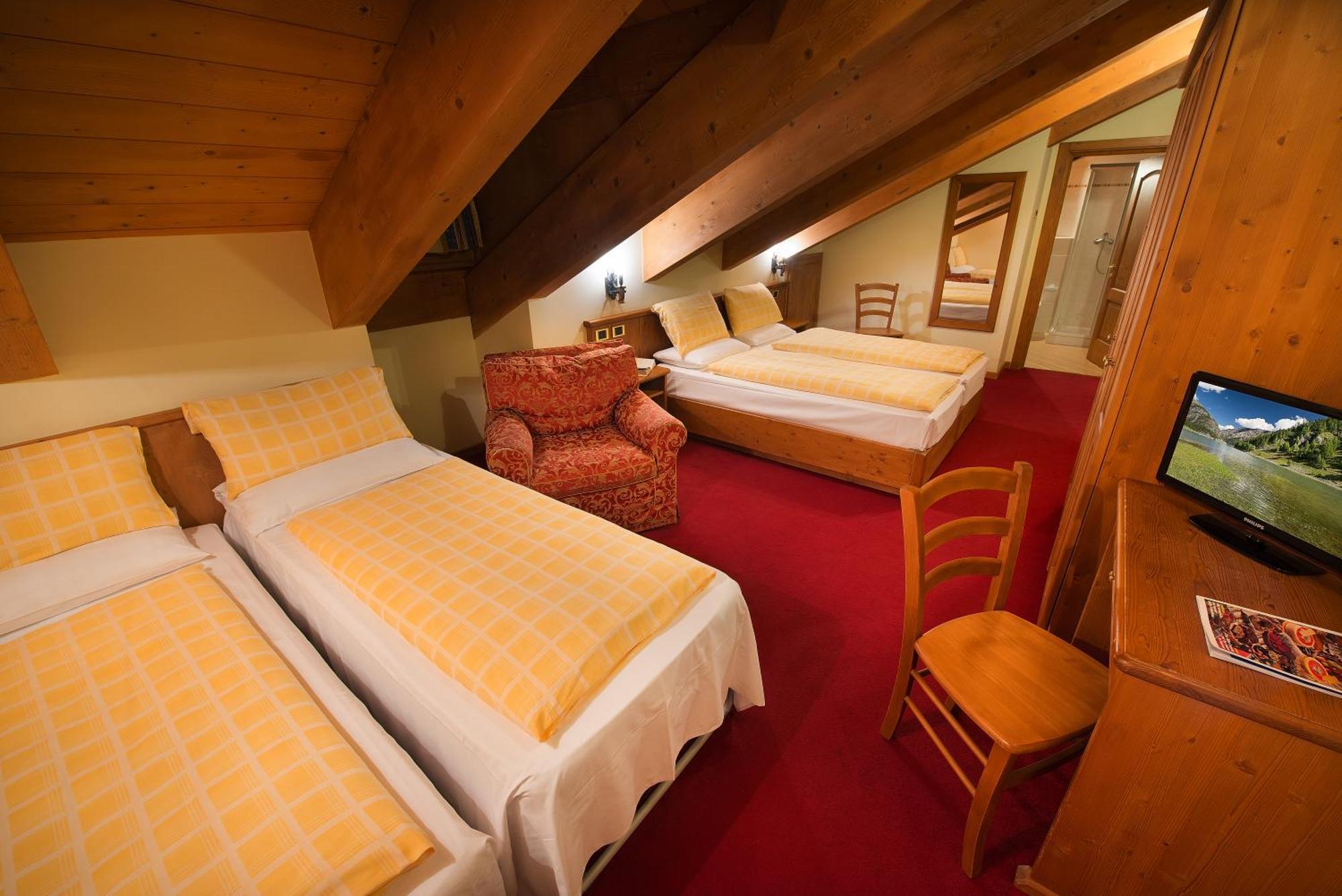 Hotel San Giovanni Livigno Rum bild