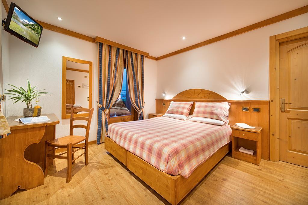 Hotel San Giovanni Livigno Exteriör bild